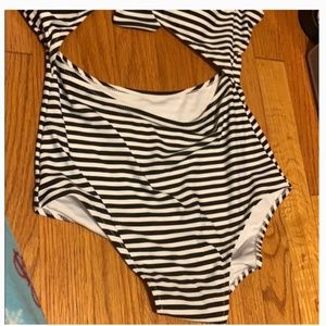 NWOT One Piece Swimsuit / Monokini